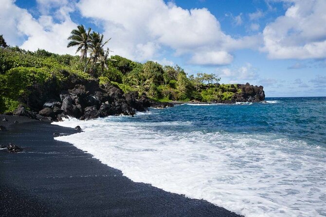 VIP Private Full-Day Road to Hana Tour - Hana Lava Tubes and Wai‘anapanapa’s Black Sand Beach
