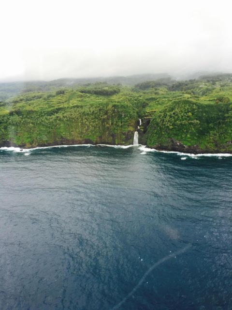 West Maui and Molokai Special 45-Minute Helicopter Tour - West Maui North shore: rainforest, coastline, and waterfall angles